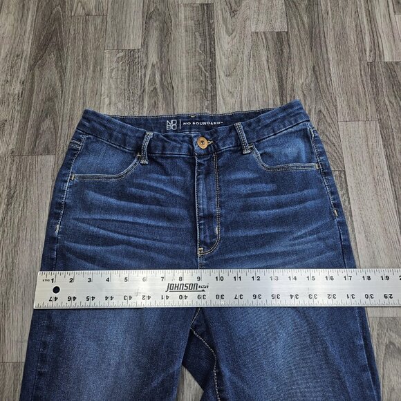 No Boundaries Jeans Womens 13 Blue Medium Wash Stretch Denim Skinny Mid Rise - Picture 8 of 11